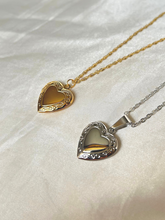 Load image into Gallery viewer, Sweetheart Locket