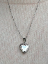 Load image into Gallery viewer, Sweetheart Locket