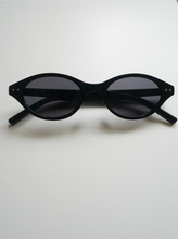 Load image into Gallery viewer, Oval Sunnies
